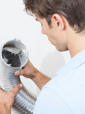 Dryer vent cleaning process ensuring safety and efficiency in residential maintenance tasks Dryer vent cleaning process ensuring safety and efficiency in residential maintenance tasks