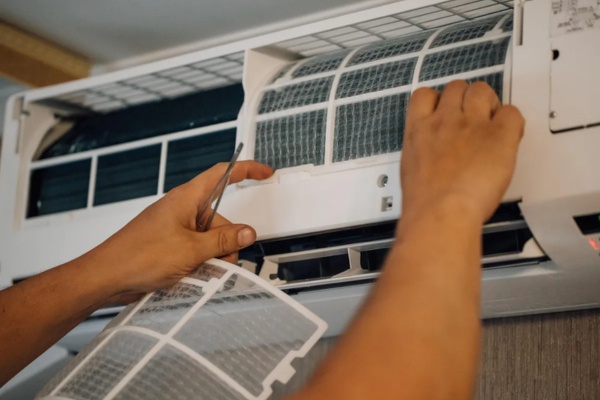 Cleaning and maintaining residential mini split air conditioning system for improved performance Cleaning and maintaining residential mini split air conditioning system for improved performance